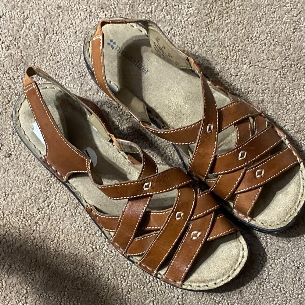 Naturalizer Brown Leather Strappy Size 10 Sandals Summer Collegiate Fall Wedding